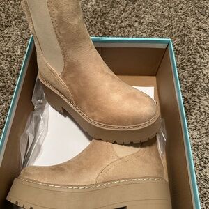 Soda Beige Women's Platform Boots